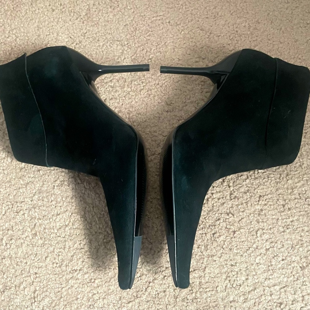 Like New- Ankle booties
